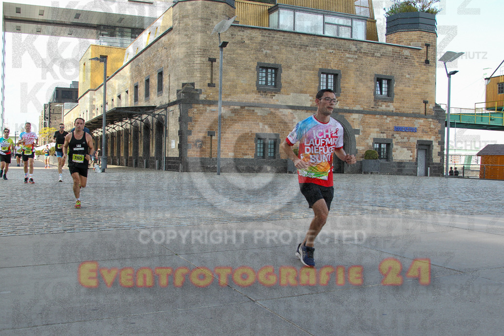 250920_1452_EV4_7348 | Sportfotografie im Rhein-Sieg Kreis, Köln, Bonn, NRW, Rheinland Pfalz, Hessen, etc. Unser Tätigkeitsfeld umfasst den Laufsport vom Volkslauf über den Marathon, Duathlon, Triathon bis zum Ultralauf wie Kölnpfad Ultra oder Schindertrail.