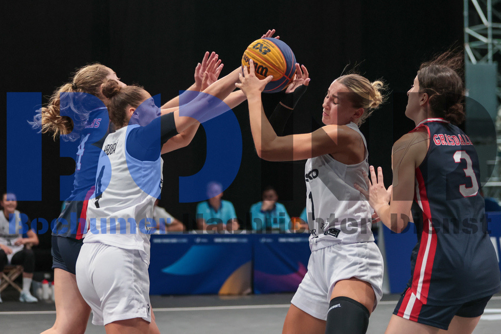 SES_RRG3x320250720-53 | bond - Realisiert mit Pictrs.com