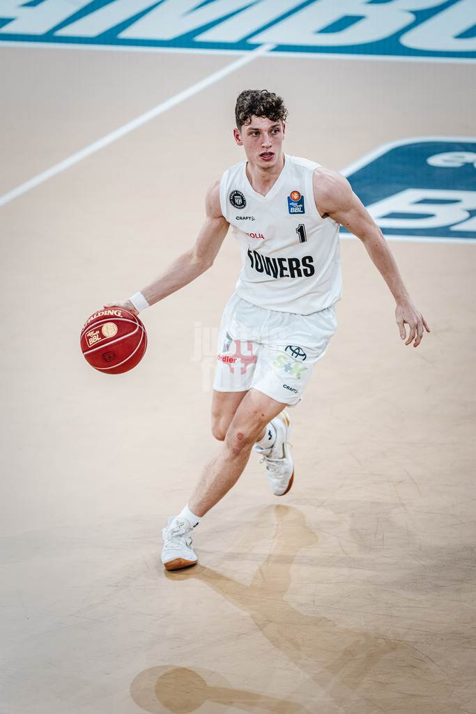 Basketball | Männer | Saison 2023/2024 | easyCredit Basketball Bundesliga | Veolia Towers Hamburg vs. RASTA Vechta | 03.11.2023 | Niklas Krause (#1, Veolia Towers Hamburg)