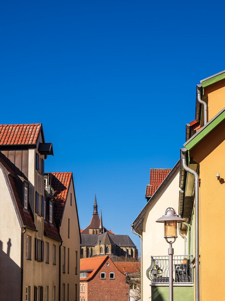 Blick auf die Marienkirche in der Hansestadt Rostock | Blick auf die Marienkirche in der Hansestadt Rostock.