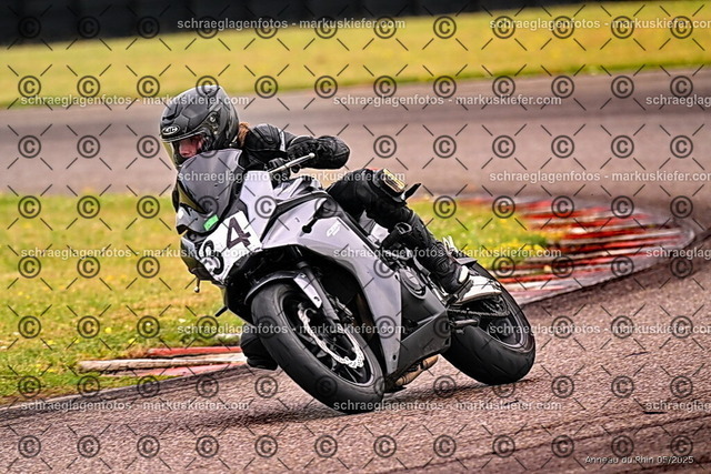 25bt02-0126 | markuskiefer.com - Realisiert mit Pictrs.com