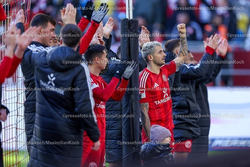 Due01022502185 | 01.02.2025, Fußball, Fortuna Düsseldorf - SSV Ulm 1846, 2.. Fußball Bundesliga, 20. Spieltag, Merkur Spiel-Arena, Saison 2024 2025: Abschlussjubel nach dem 3:2 Sieg DFB regulations prohibit any use of photographs as image sequences and or quasi-video.