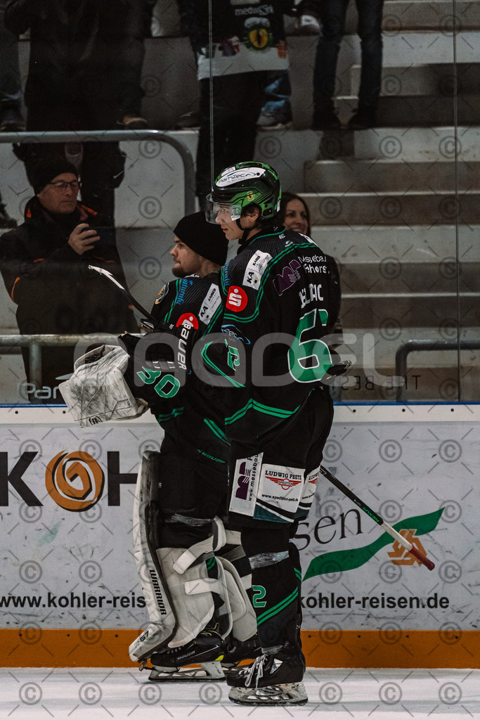 Alligators_vs_Erding_12_12_2025-223 | Höchstadt Alligators Fotogalerie: Eishockey-Action aus Franken. Professionelle Spielfotos, Portraits & Stadionbilder zum Download. Jetzt entdecken! - Realisiert mit Pictrs.com