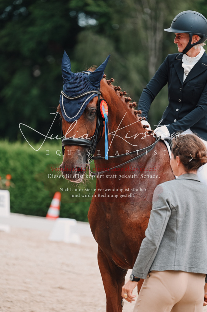 DSC_4418 | Pferde- und Turnierfotografie in Westsachsen. Pferdeportraits, Auftragszeichnungen und intuitive Kunst.