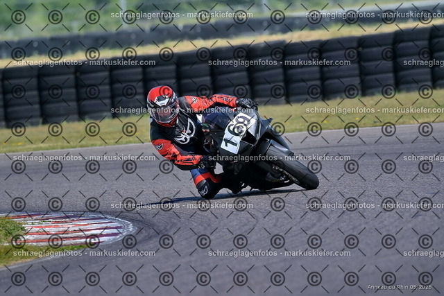26BT02-2118 | markuskiefer.com - Realisiert mit Pictrs.com