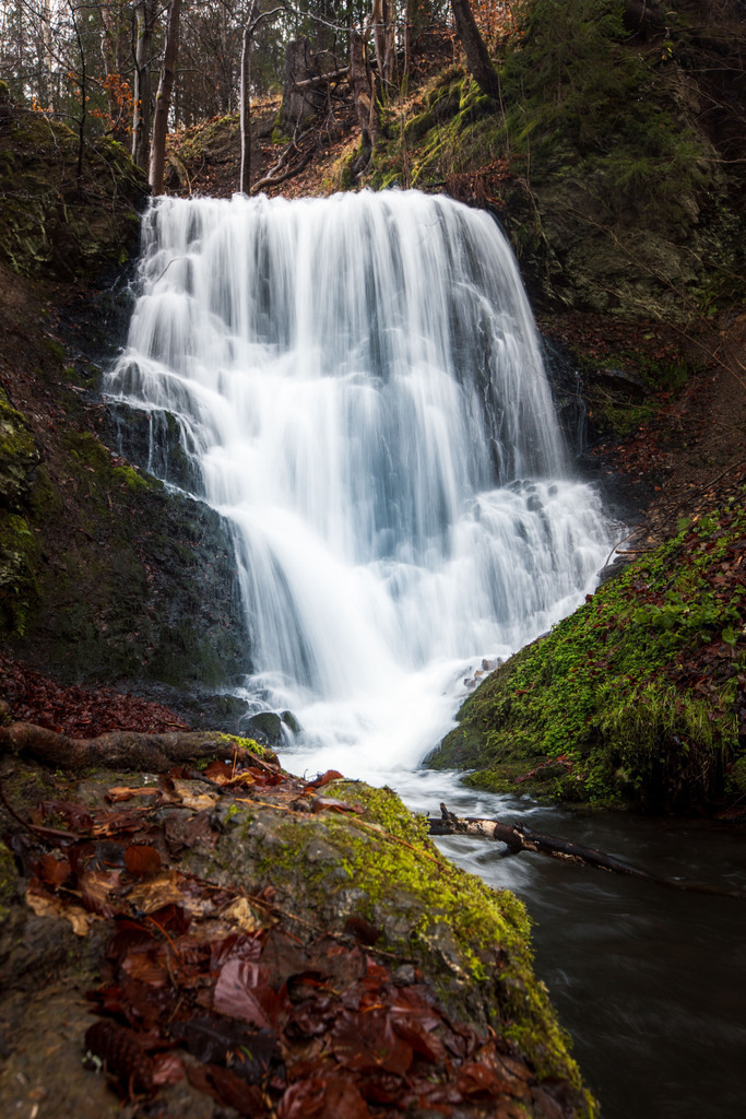 Zorger Wasserfall | Wir machen aus Ihren Bildern Erinnerungen für die Ewigkeit | Hochwertige Fotografien für Ihr zu Hause. - Realisiert mit Pictrs.com