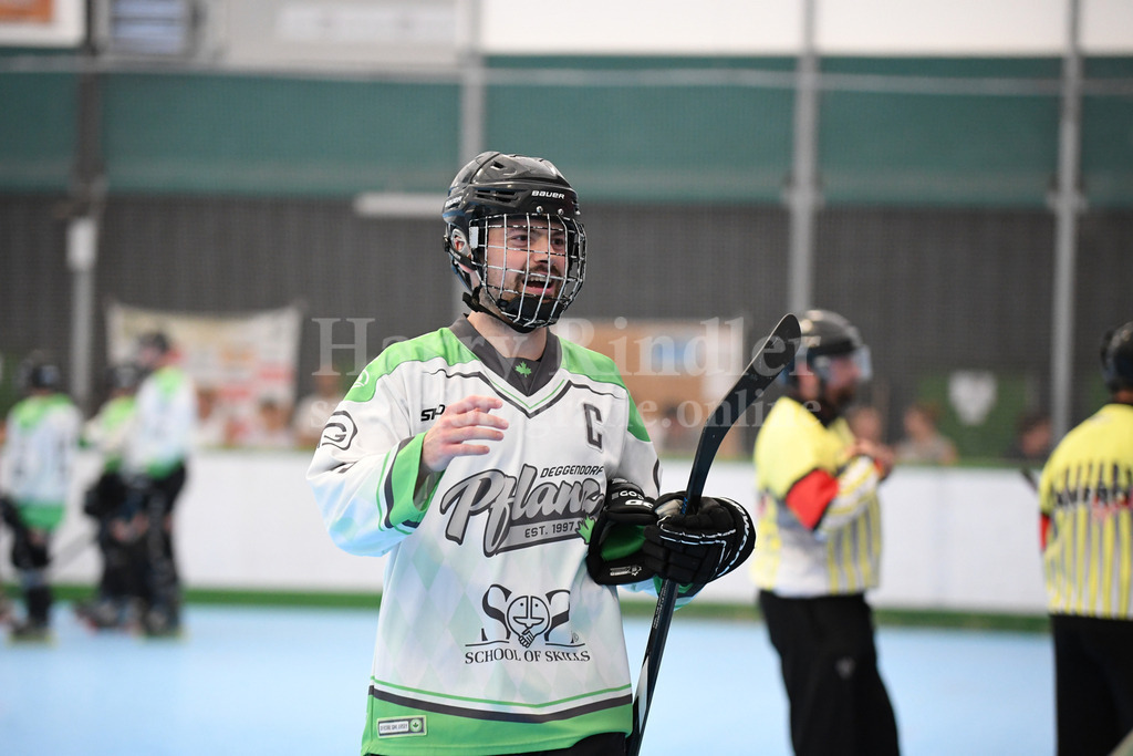 Deggendorf Pflanz : Langenfeld Devils | Johannes Brunner (Kapitän Deggendorf Pflanz Herren 1) - Realisiert mit Pictrs.com