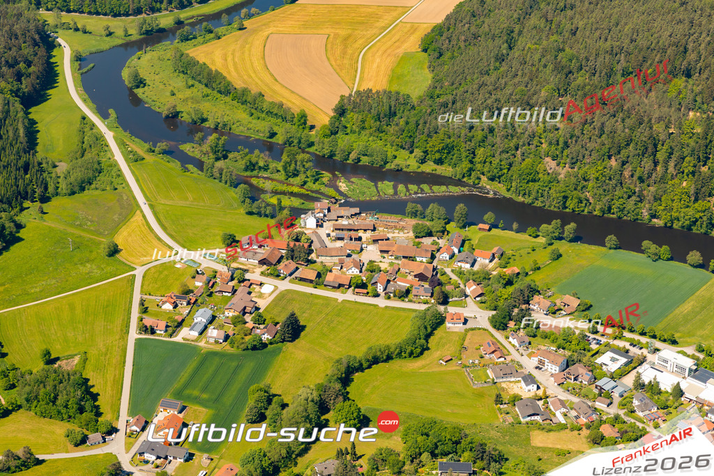 Das Luftbild zeigt : Regenpeilstein Roding - Die Luftaufnahme wurde 2024 vom UL-Flugzeug aus erstellt ( keine Drohne ) - Hochauflösende Luftaufnahme - Für grossformatige Ausdrucke geeignet. Die Geschenkidee !Mit Lizenz und Bildrechte bestellbar