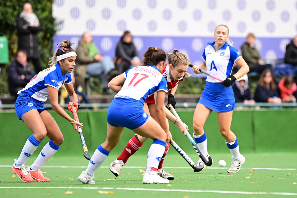 Hockey I Frauen I Saison 2023-2024 I 1. Bundesliga I Großflottbeker THGC - Rot-Weiss Köln | Der Sportfotograf. - Realisiert mit Pictrs.com