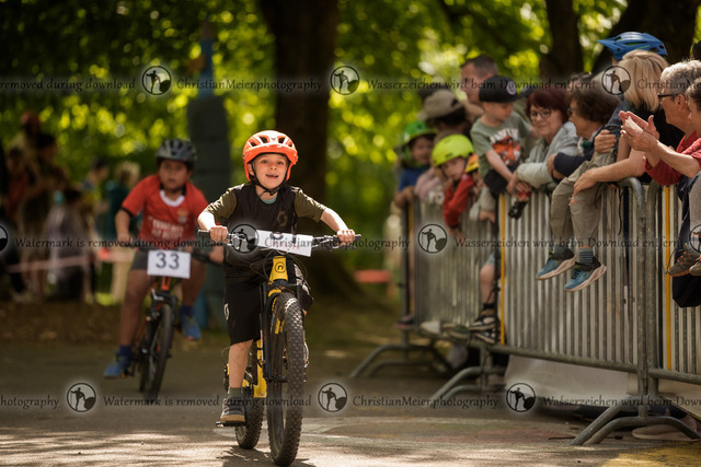 Eierlesen 2026 | Sie wurden bei einem Event oder Sportanlass fotografiert? Hier finden sie ihre Bilder! - Realisiert mit Pictrs.com