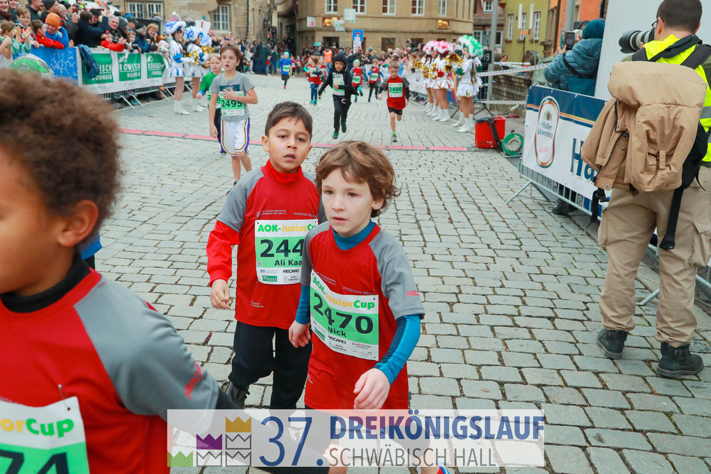 AOK JuniorCup 400m | 3Koenigslauf 2023 - Realisiert mit Pictrs.com