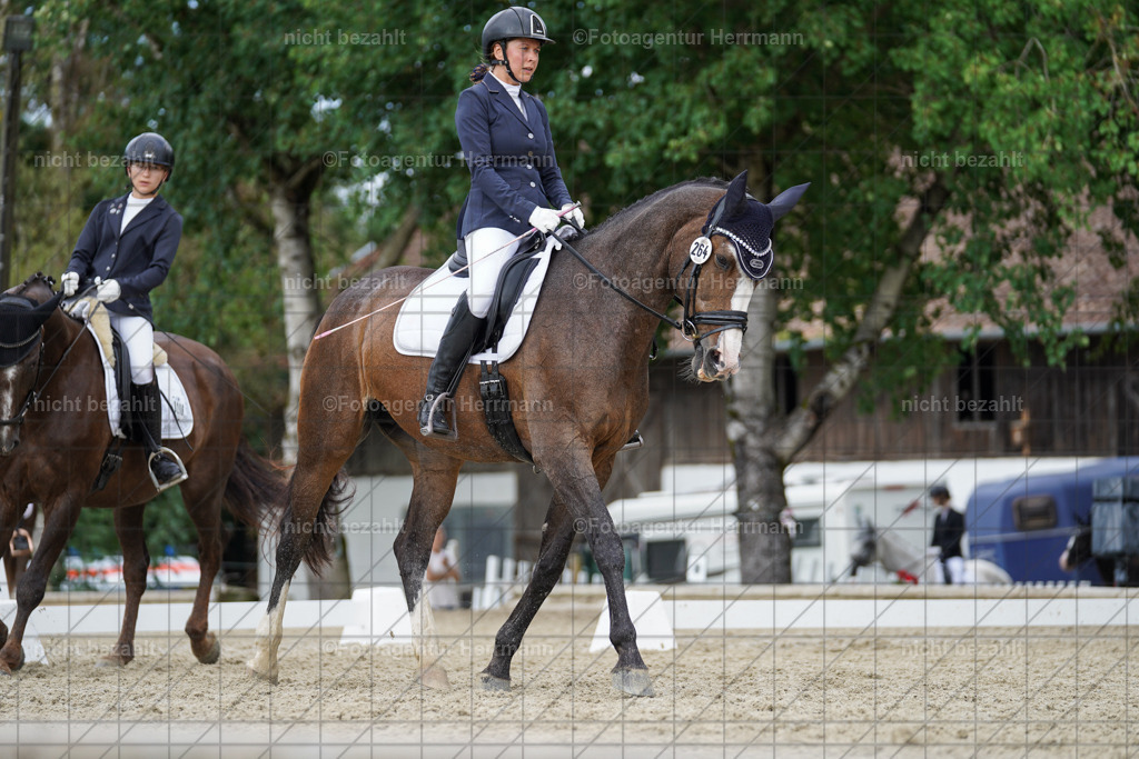 20230826-FAH05213 | Forstinning, 2023, Dressurturnier, Turniersportbilder, Turnierfotografen Bayern, Fotoagentur Herrmann, Reitsportfotografie, Turnierbilder