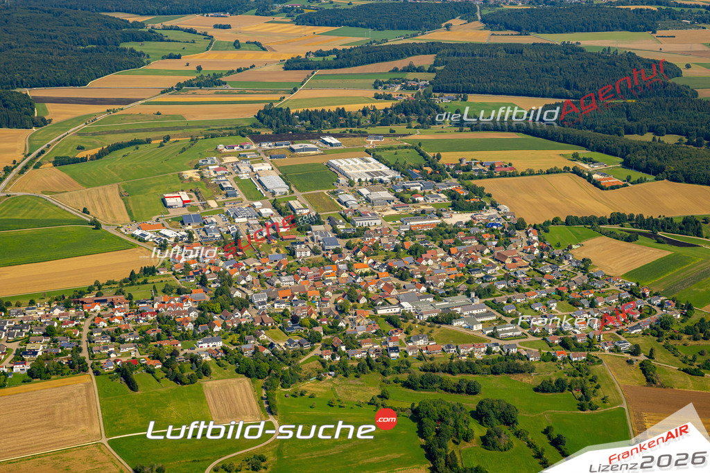 Das Luftbild zeigt : Ennabeuren Heroldstatt - Die Luftaufnahme wurde 2024 vom UL-Flugzeug aus erstellt ( keine Drohne ) - Hochauflösende Luftaufnahme - Für grossformatige Ausdrucke geeignet. Die Geschenkidee !Mit Lizenz und Bildrechte bestellbar