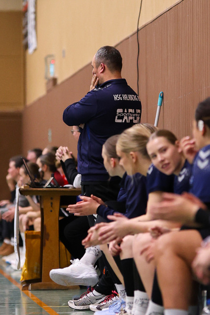 Handball I Damen I Saison 2025-2026 I Verbandsliga Süd I HSG Kalkberg 06 - MTV Dänischenhagen I 14.12.2025.29 | Benjamin Busch (Trainer, HSG Kalkberg 06) - Realisiert mit Pictrs.com