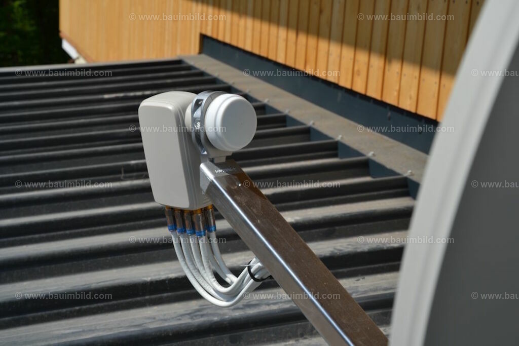 bib-lg17-elektroinstallation-0277 | Nach LV-Leistungsgruppen sortierte Detailfotos über den Bau eines Hauses. Alle Hausbau-Bilder direkt vom Urheber und Autor der Website Haus-Selber-Bauen.com