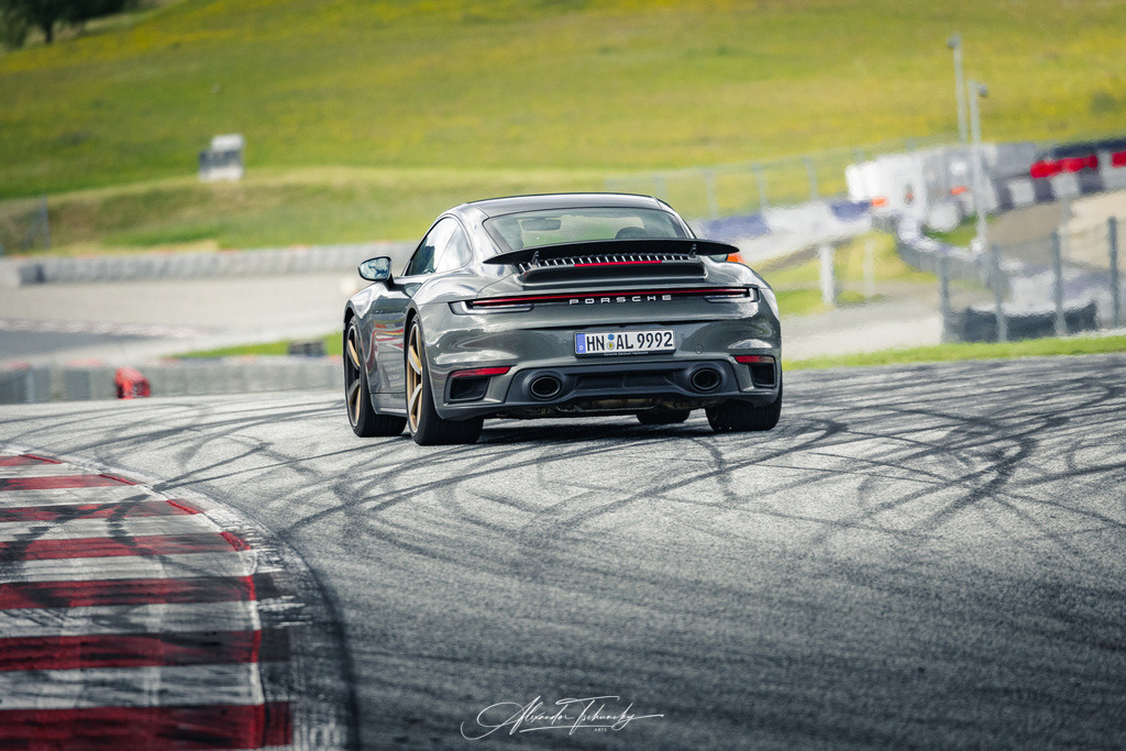 R6PZ2531 _Alexander Tschuncky | Entdecken Sie die faszinierende Welt von Alexander Tschuncky Arts: Kreative Fotografie, atemberaubende Automobilkunst und hochwertiger Bilderdruck. Lassen Sie sich inspirieren! - Realisiert mit Pictrs.com