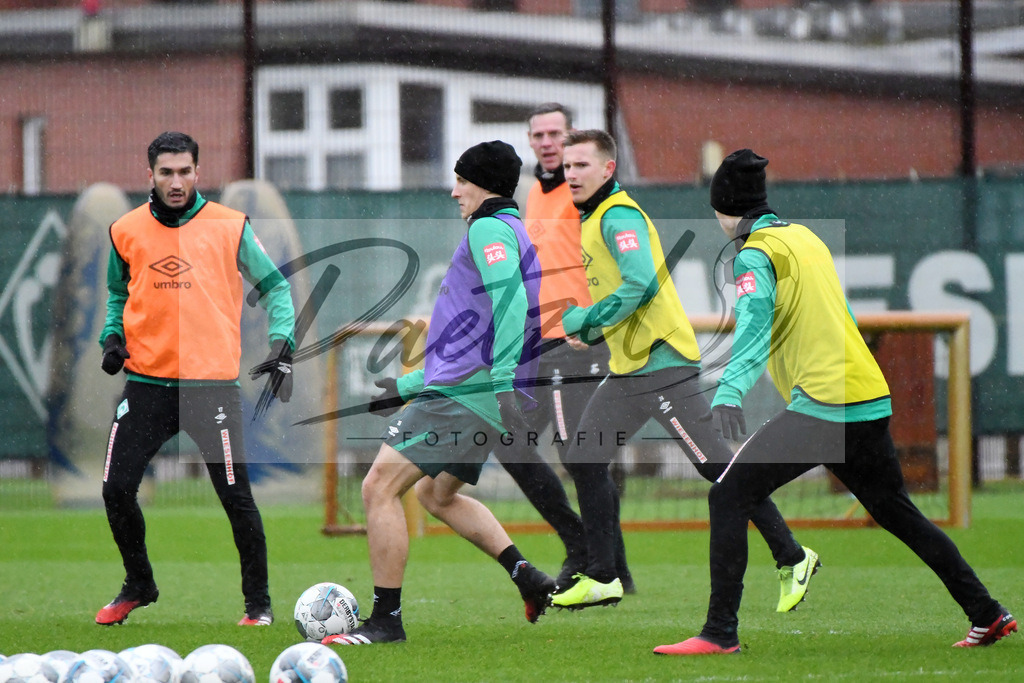 20200129_TRASVW_0029 | Fußball, Herren: Maximilian Eggestein (SV Werder Bremen) in Aktion, am Ball, Einzelaktion beim Training des SV Werder Bremen am 29.01.2020 im wohninvest Weserstadion in Bremen, Deutschland.(Foto von Nico Paetzel) - Realisiert mit Pictrs.com