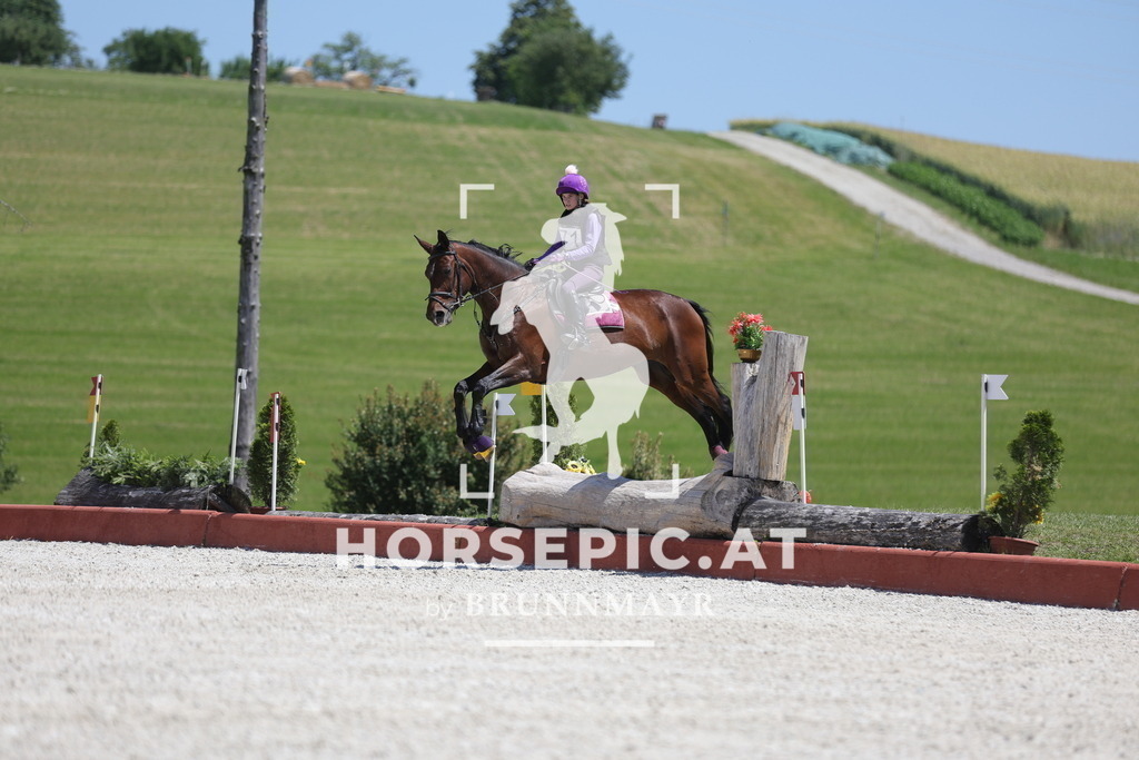 0P6A4828 | Willkommen bei Brunnmayr - Design & Fotografie – Ihrem Spezialisten für Reitturniere und Pferdeveranstaltungen in Oberösterreich, Salzburg und Bayern! Seit über 17 Jahren sind wir leidenschaftlich dabei.