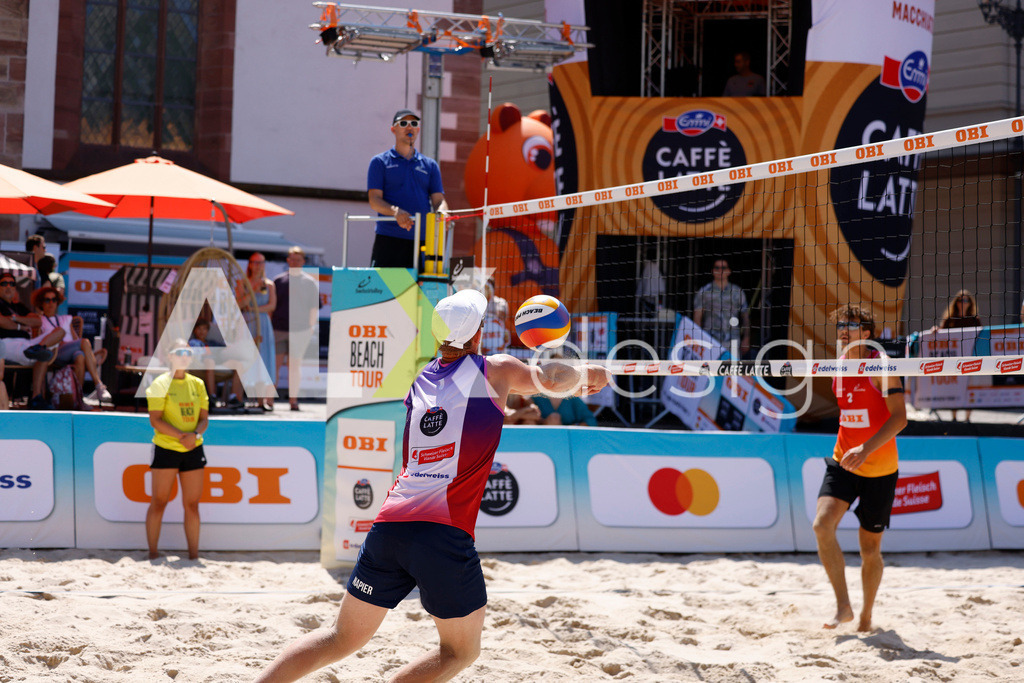 Obi BeachTour 2026 - Basel | BASEL, SWITZERLAND - JULY 18: VILLADS FLÜGGE NAPIER (DEN) during the Obi BeachTour 2026 match between ALLEMANN / LEFFLER (SUI) and MASSEREY / SCHNEGG (SUI) at Barfüsserplatz on July 18, 2026 in Basel, Switzerland. - Realisiert mit Pictrs.com