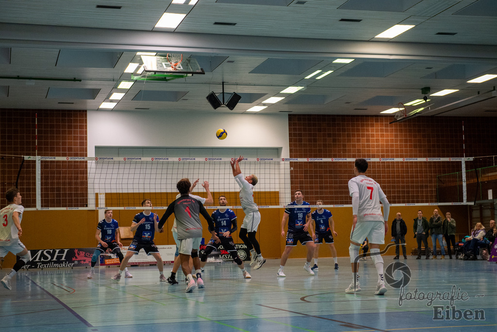VSG Ammerland-Oldenburger TB | Regionalliga; VSG Ammerland (blau)-Oldenburger TB (weiß) am 18.01.2025 in Bad Zwischenahn (Sporthalle Schilldestraße ), Photo: Philip Eiben 2025 - Realisiert mit Pictrs.com