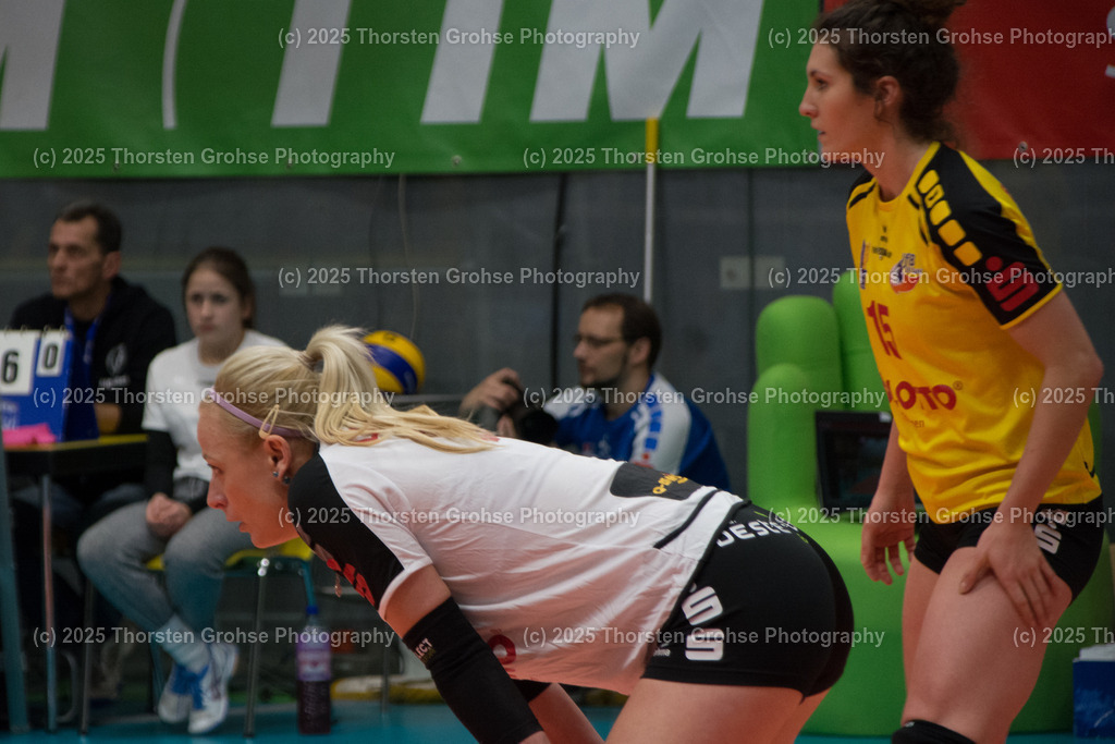 VBL VFB SUHL vs. LADIES IN BLACK AACHEN | VFB Suhl am Ball; VBL VFB SUHL vs. LADIES IN BLACK AACHEN, Volleyball-Bundesliga Frauen am 03.02.2018 in der Multihalle in Meiningen, (Deutschland) - Realisiert mit Pictrs.com