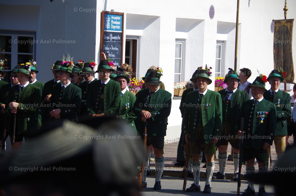 IMGP3897 | fotografiert von Axel PollmannLeonhardi Wallfahrt Benediktbeuern und Murnau, Fronleichnam, Fasching, Landschaft im Loisachtal und Benediktbeuern  - Realisiert mit Pictrs.com
