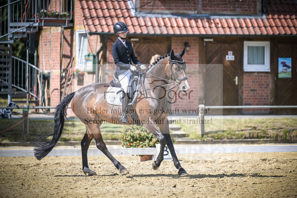 DOS_7195 | Entdecke hochwertige Reitturnierfotos von Foto Oger. Professionell, emotional und authentisch – jetzt Lieblingsmomente im Shop bestellen.Deutschlandweite Turnierfotografie. - Realisiert mit Pictrs.com