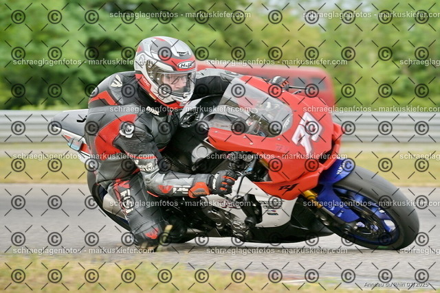 25bt05-0023 | markuskiefer.com - Realisiert mit Pictrs.com