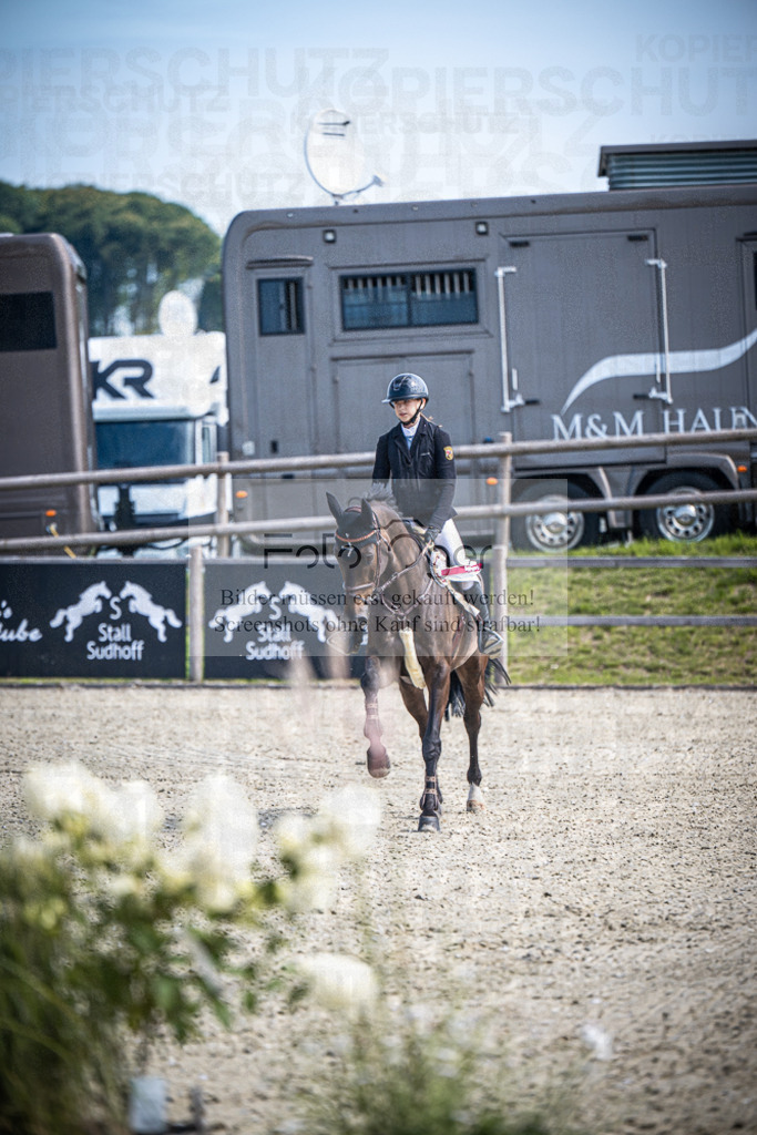 DOS_0699 | Entdecke hochwertige Reitturnierfotos von Foto Oger. Professionell, emotional und authentisch – jetzt Lieblingsmomente im Shop bestellen.Deutschlandweite Turnierfotografie. - Realisiert mit Pictrs.com