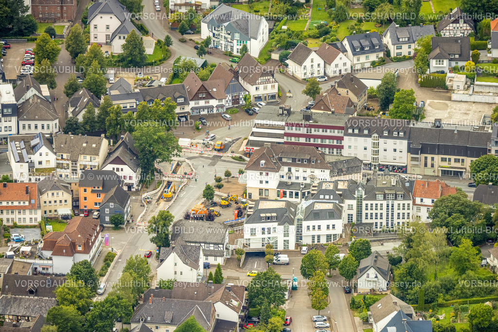 Warstein240713163 | Luftbild, Straßen-Bauarbeiten an der Rangestraße Ecke Hauptstraße Bundesstraße B55, Warstein, Sauerland, Nordrhein-Westfalen, Deutschland