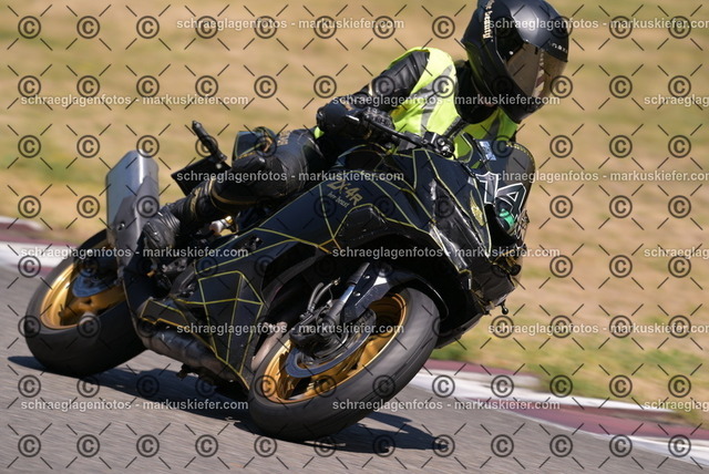26bt05-1098 | markuskiefer.com - Realisiert mit Pictrs.com