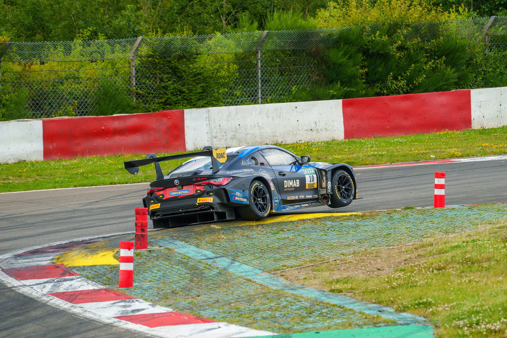 A7406117 | 13.07.2024 ADAC GT Masters Nürburgring Bild: #5 Kwanda Mokoena und Max Reis im AMG GT3 vom Haupt Racing Team - Realisiert mit Pictrs.com