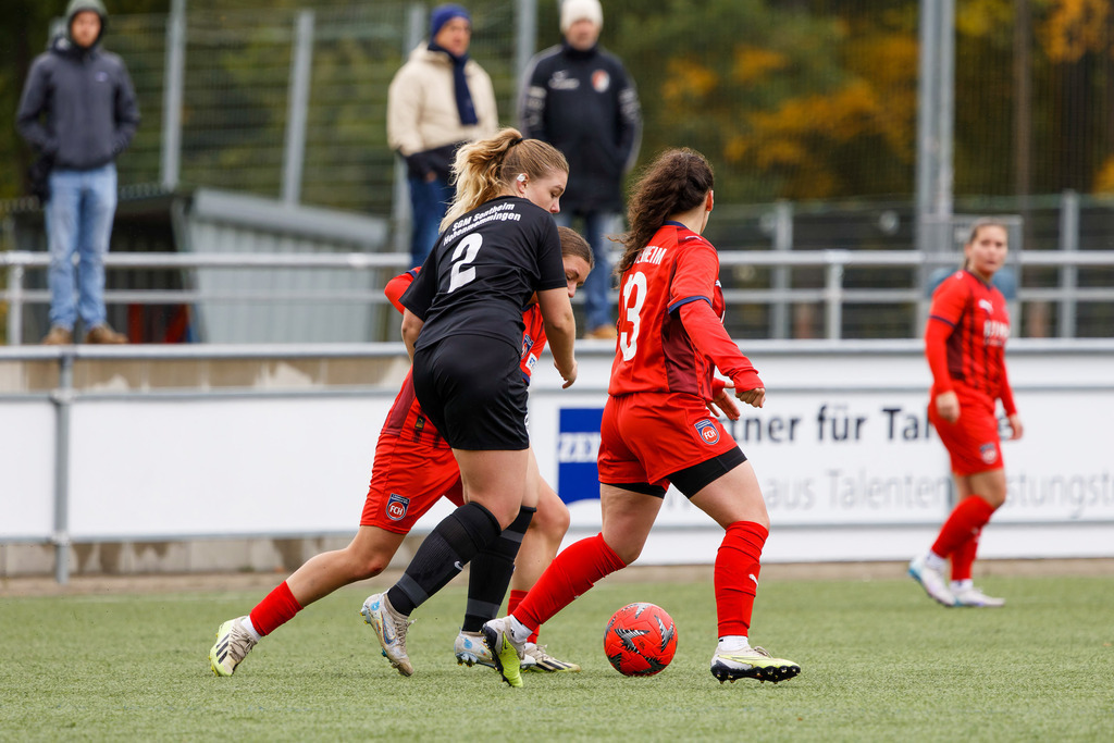 FCHHOH_251005_8284 | 1.FC Heidenheim 1846 II vs. SGM Hohenmemmingen/Sontheim, Fußball, Frauen, Bezirksliga, 2025/2026, 4. Spieltag, 05.10.2025 in Heidenheim, Kunstrasen b. Voith-Arena West(Foto: Michael Bulling) - Realisiert mit Pictrs.com