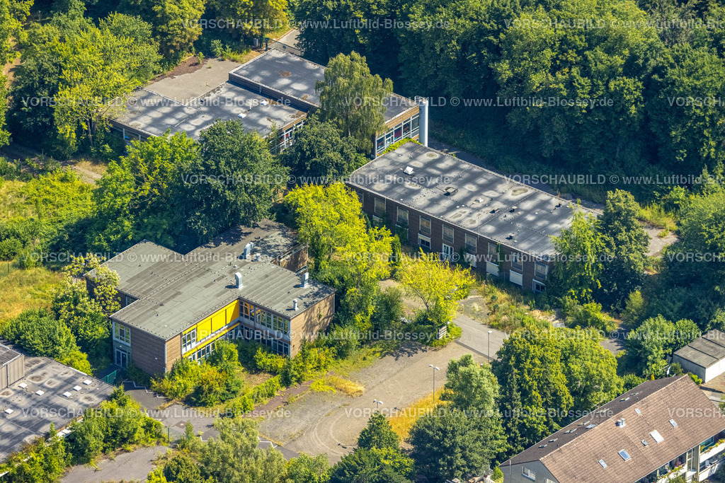 Dortmund220704945 | Luftbild, ehemalige Gehörlosenschule und Erstaufnahmeeinrichtung EAE für Flüchtlinge, Gelände zwischen Bundesstraße B54, Glückaufsegenstraße und Hüttenbruchweg, geplantes Baugebiet für Wohnhäuser, Hacheney, Dortmund, Ruhrgebiet, Nordrhein-Westfalen, Deutschland