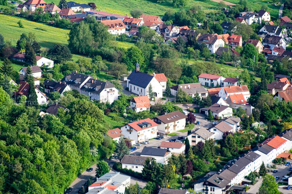 Luftbild: Langensteinbach Wilhelm Roetherstr im Ortsteil Langensteinbach in Karlsbad im Bundesland Baden-Württemberg in Deutschland. Foto: IMG_1967.jpg vom 14.05.2006 durch Werner Riehm/FLY-FOTO.de