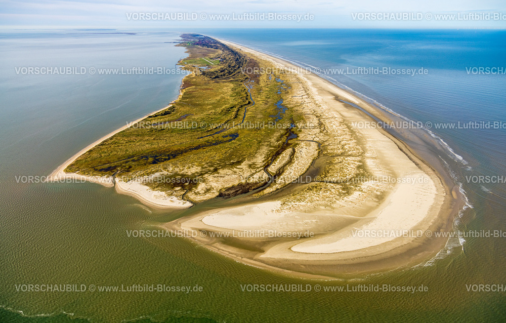 Aurich251104822Juist | Luftbild, östlichster Punkt der Insel Juist, Kalfamer Vogelbeobachtungsgebiet und Flugplatz Verkehrslandeplatz Juist EDWJ, Dünen und Sandstrand, Juist, Norddeutschland, Ostfriesland, Niedersachsen, Deutschland