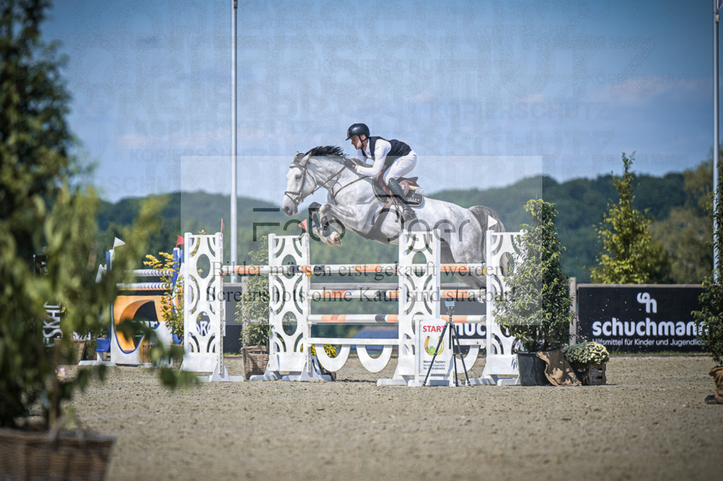 DOS_3511 | Entdecke hochwertige Reitturnierfotos von Foto Oger. Professionell, emotional und authentisch – jetzt Lieblingsmomente im Shop bestellen.Deutschlandweite Turnierfotografie. - Realisiert mit Pictrs.com