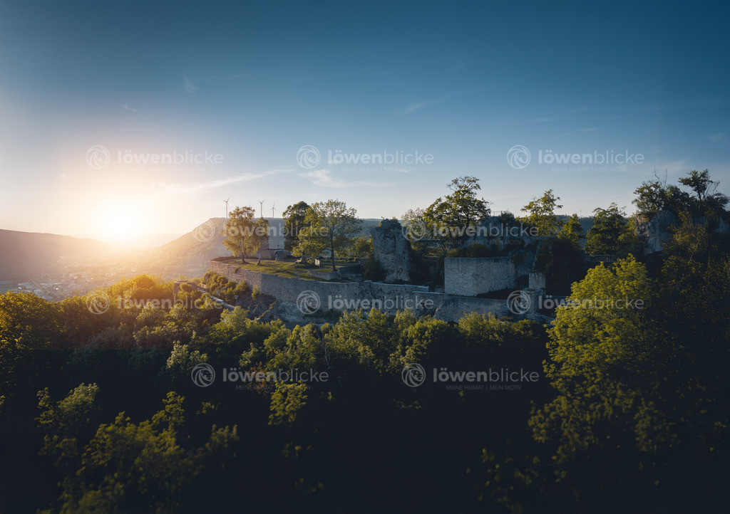 Burgruine Helfenstein über Geislingen im Sonnenuntergang | löwenblicke | shop