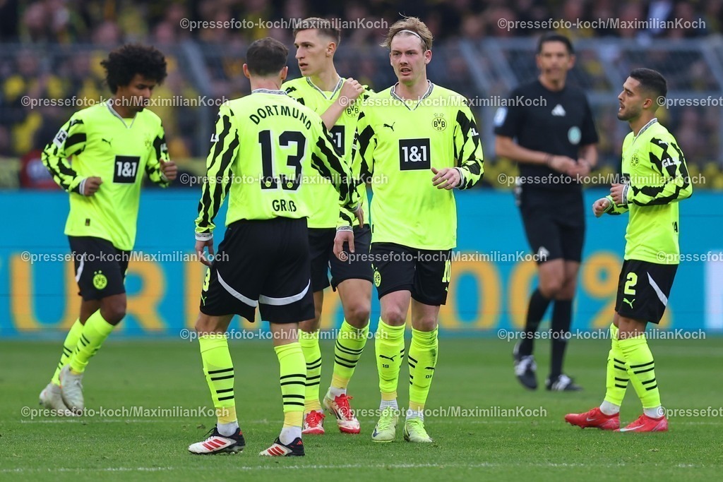 BVB08032501120 | 08.03.2025, Fußball, Borussia Dortmund - FC Augsburg, 1. Fußball Bundesliga, 25. Spieltag, Signal Iduna Park, Saison 2024 2025: Julian Brandt (BVB #10) nach dem AbseitstorDFB regulations prohibit any use of photographs as image sequences and or quasi-video.