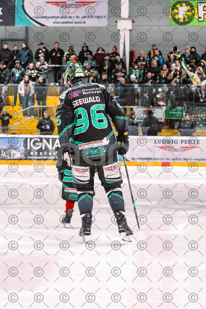 Alligators_vs_Memmingen_05_12_2025-044 | Höchstadt Alligators Fotogalerie: Eishockey-Action aus Franken. Professionelle Spielfotos, Portraits & Stadionbilder zum Download. Jetzt entdecken! - Realisiert mit Pictrs.com