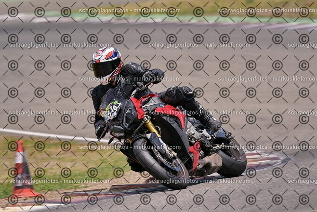 26bt05-1407 | markuskiefer.com - Realisiert mit Pictrs.com