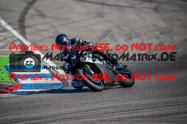 MaZZes_FotoMatrix_240520_6007705_0394 | ROT