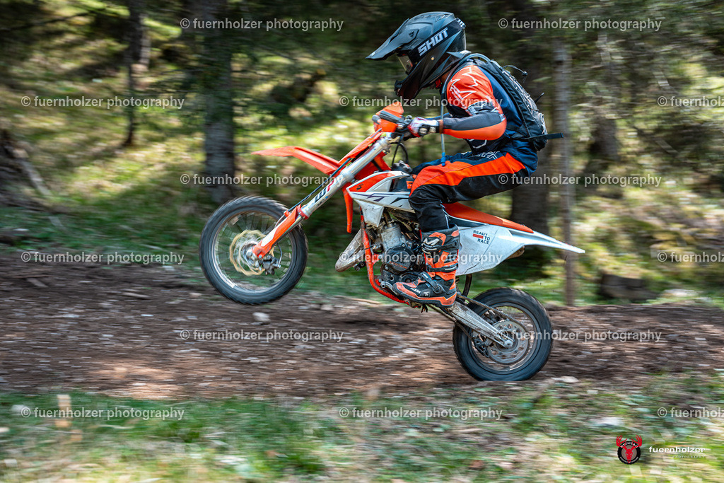 fuernholzer_250501-C1-755 | Fotografische Impressionen von der Red Stag Enduro Extreme by fuernholzer-photography.com. Endurosport in Österreich fotografisch festgehalten von fuernholzer. Auftragsfotografie für Private, Gewerbefotos und Industriefotografie. Eventfotografie, Sportfotografie und Motorsportfotografie. Anbieter von Fotoworkshops, Fototraining, fotografischen Vorträgen und Fotoseminaren.