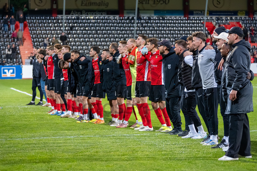 SG Sonnenhof Großaspach vs. SGV Freiberg, Fussball, Regionalliga Suedwest, 30. Spieltag, 22.04.2026 | SG Sonnenhof bedankt sich bei den Fans,SG Sonnenhof Großaspach vs. SGV Freiberg, Fussball, Regionalliga Suedwest, 30. Spieltag, 22.04.2026
