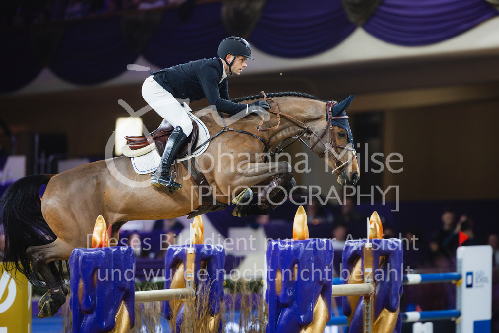 251221_IFRF_Jumping_GP-113 | Deine schönsten Turniermomente als professionelle Fotos! Entdecke hochwertige Pferdesport-Fotografie im Online-Shop. Jetzt Fotos finden & bestellen!