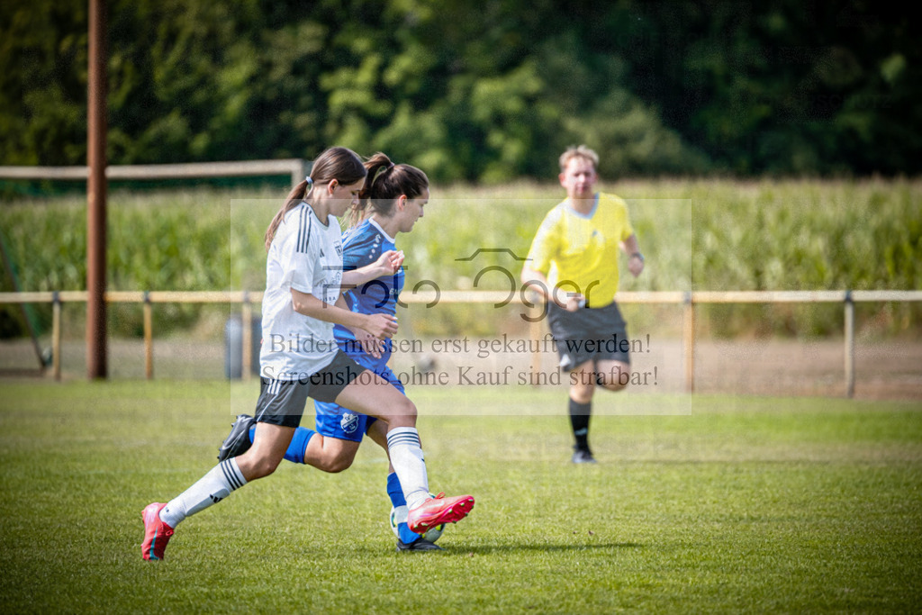 SG Bohmte/Ostercappeln/Schwagstorf - SV Harderberg - Frauen Bezirkpokal | Frauen Bezirkpokal · 1. Damen - 1. Damen · Sportplatz - Realisiert mit Pictrs.com