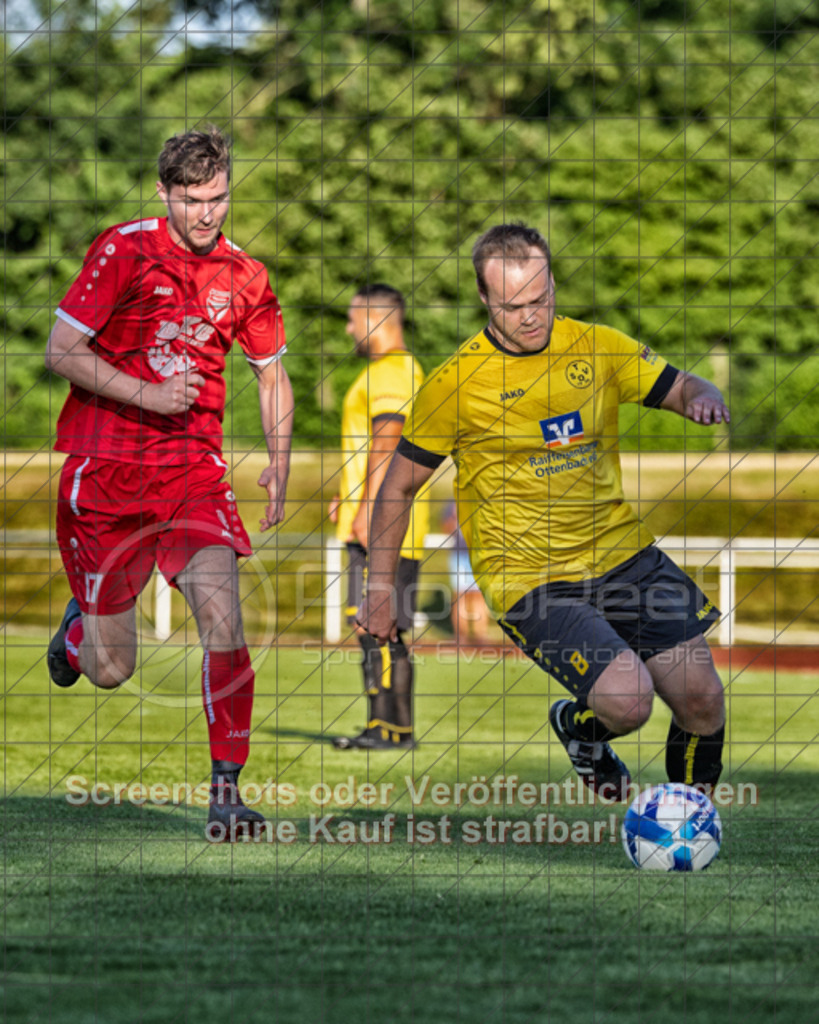 20250620_194950_0386-Bearbeitet | #,TV Eybach (rot) vs. TSV Ottenbach (gelb), Fussball, Relegationsfinale in Kreisliga A3 - Bezirk Neckar/Fils, Saison 2024/2025, Eichenbachstadion, Haldenstraße, 73054 Eislingen, 20.06.2025 - 18:30 Uhr,Foto: PhotoPeet-Sportfotografie/Peter Harich