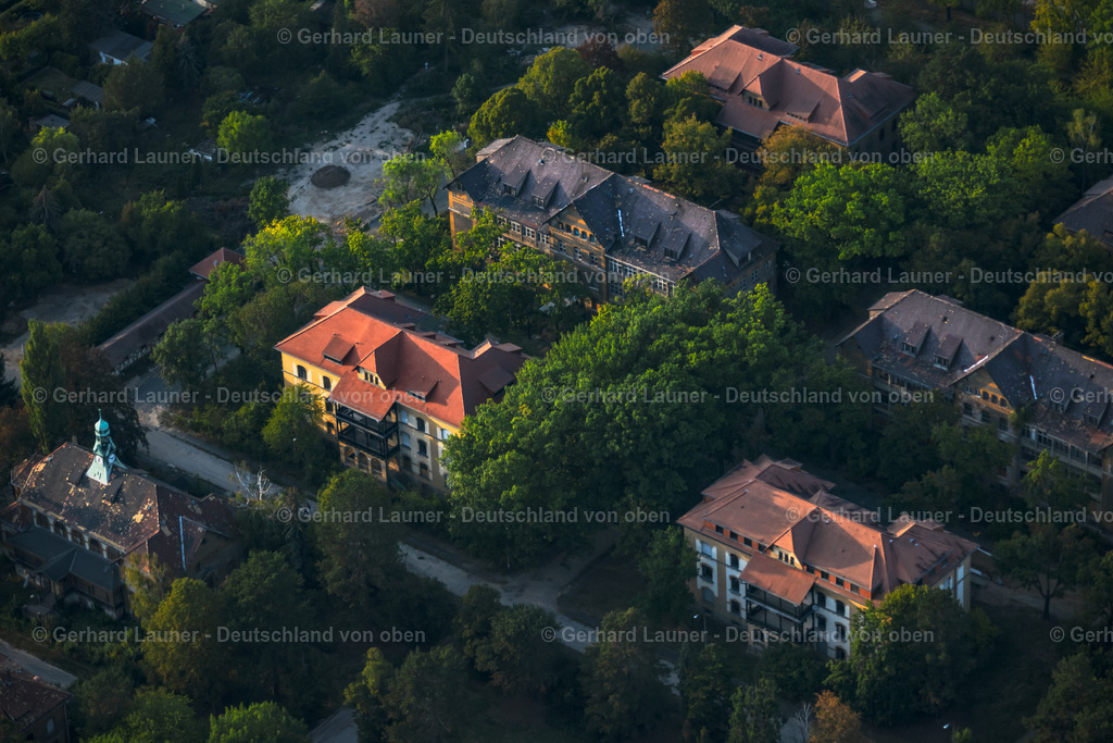 4040893 | LEIPZIG 14.09.2020 Häuser in der Mehrfamilienhaussiedlung " Parkstadt Leipzig " im Ortsteil Meusdorf in Leipzig im Bundesland Sachsen, Deutschland. Weiterführende Informationen bei: Dima Immobilien,  Instone Real Estate Group SE,  Stadt Leipzig,  homuth+partner architekten. // Buildings of the multi-family house settlement " Parkstadt Leipzig " in the district Meusdorf in Leipzig in the state Saxony, Germany. Further information at: Dima Immobilien,  Instone Real Estate Group SE,  Stadt Leipzig,  homuth+partner architekten. Foto: Gerhard Launer