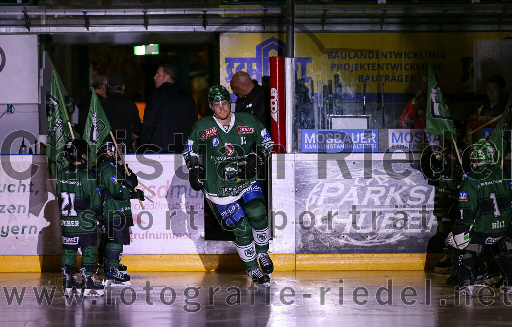 2023-10-20_012_TSV_Erding_gegen_EHC_Klostersee | Erding, Deutschland, 20.10.2023:.Eishockey, Bayernliga Vorrunde 2023 / 2024, 2. Spieltag, TSV Erding gegen EHC Klostersee, Endergebnis: 7:2..Foto: Christian Riedel / fotografie-riedel.net