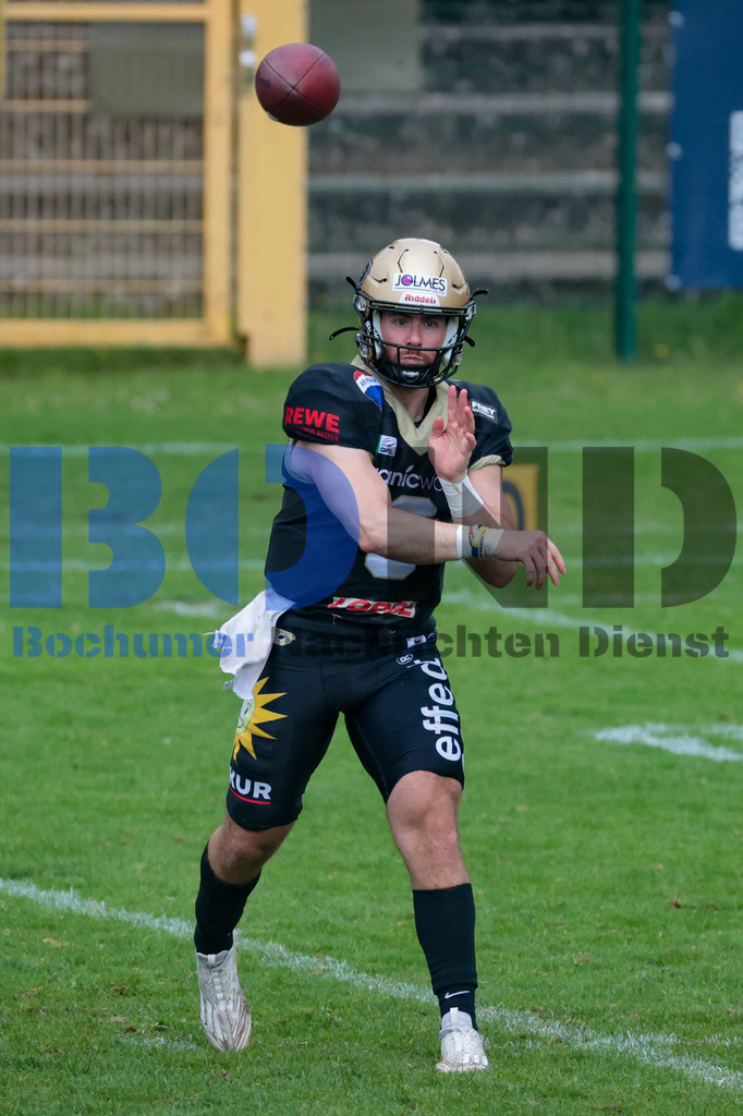 GFL: Paderborn Dolphins vs. New Yorker Lions{date} -  | {headline}(Foto: Sebastian Sendlak / BOND) - Realisiert mit Pictrs.com
